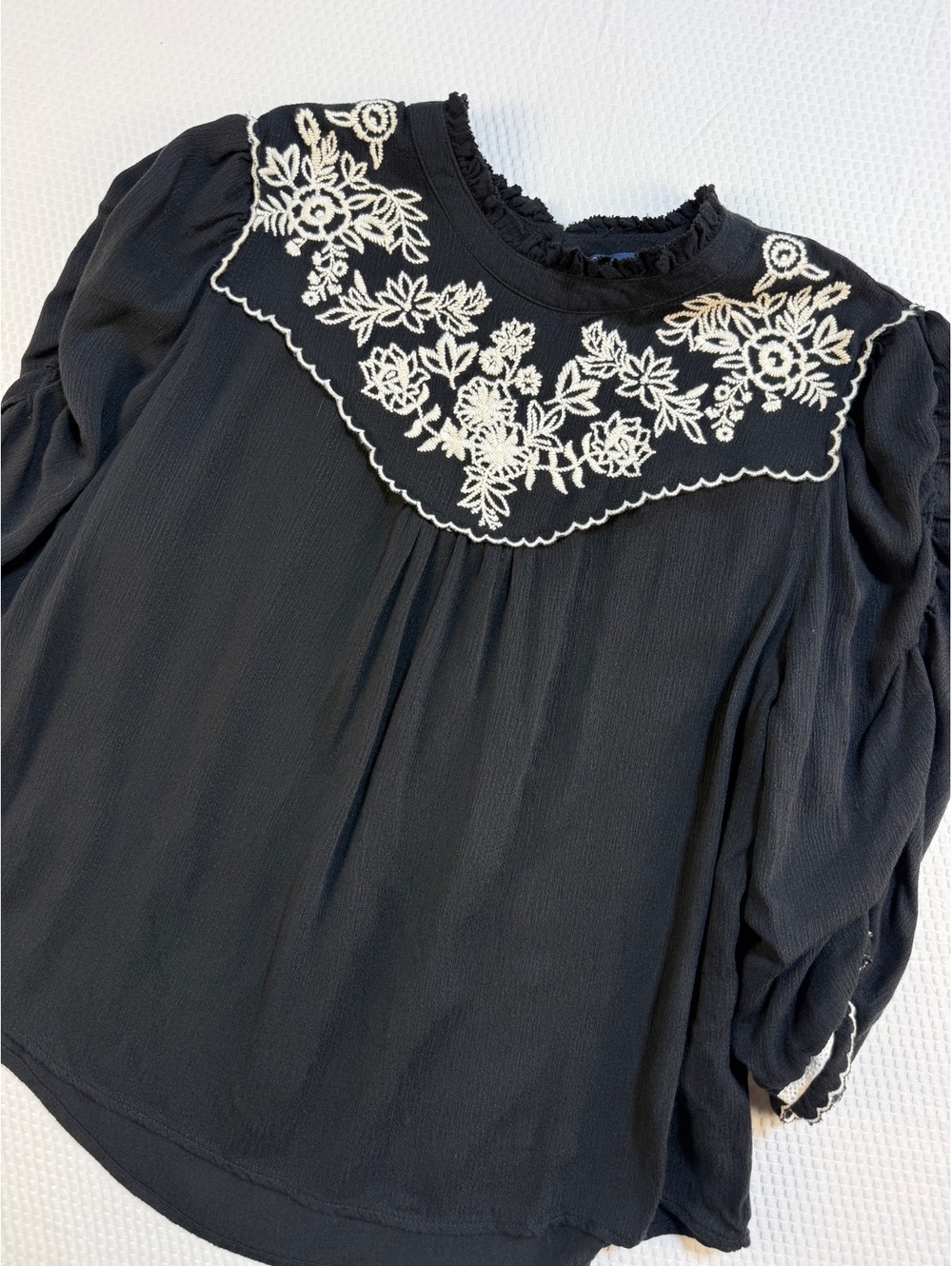 Democracy Womens L Black Embroidered Floral Peasant Blouse Boho Cottagecore